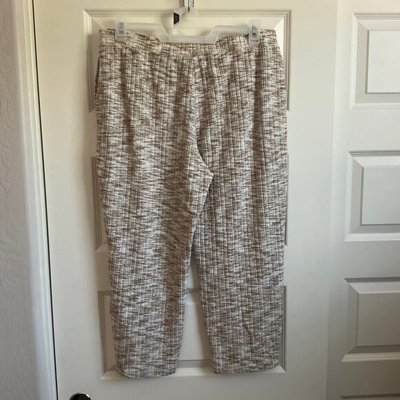 Susan Graver Lifestyle Wide Leg Cropped Lounge Sweater Pants - Size LP - Picture 4 of 7